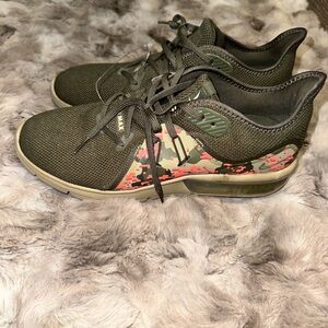 Nike Air Max Green and Orange Athletic Shoes